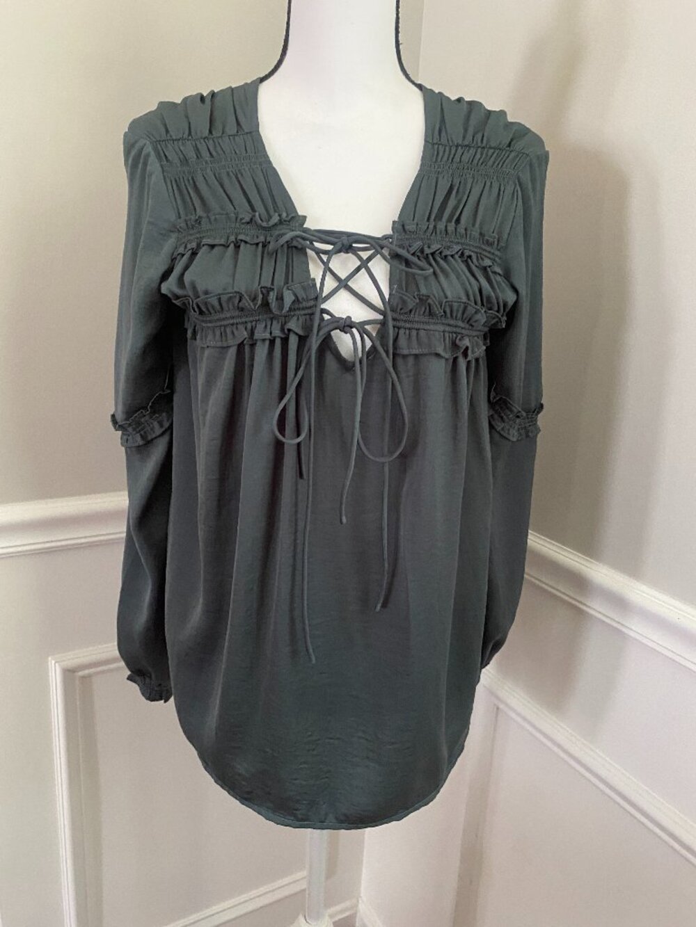 Current Air Grey Blouse size Small Flowy Blouse Ruffles